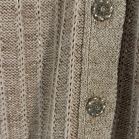 Beautiful sweater with a gold glitter to it. Tag says 14 but see measurements. - Picture 3 of 8